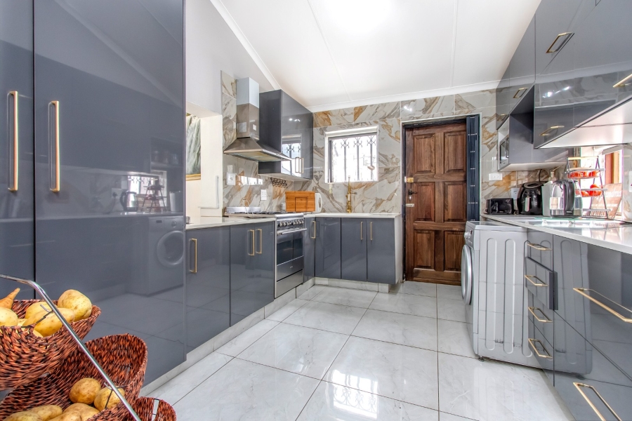 3 Bedroom Property for Sale in Strathavon Gauteng