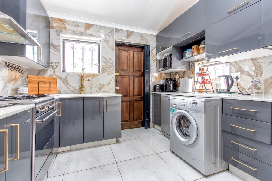 3 Bedroom Property for Sale in Strathavon Gauteng