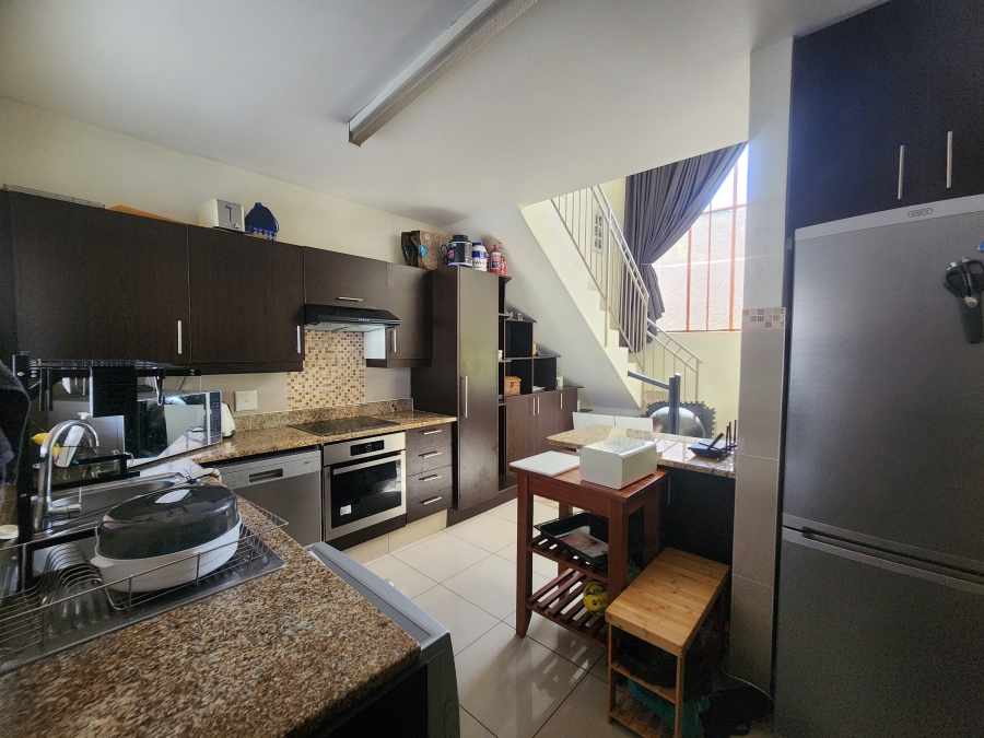 2 Bedroom Property for Sale in Lonehill Gauteng