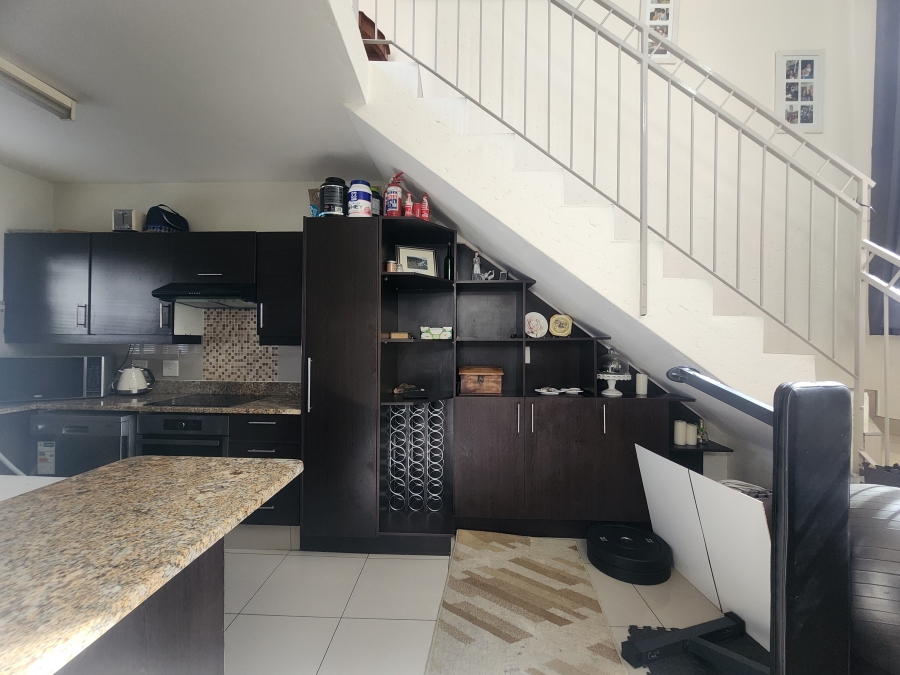 2 Bedroom Property for Sale in Lonehill Gauteng