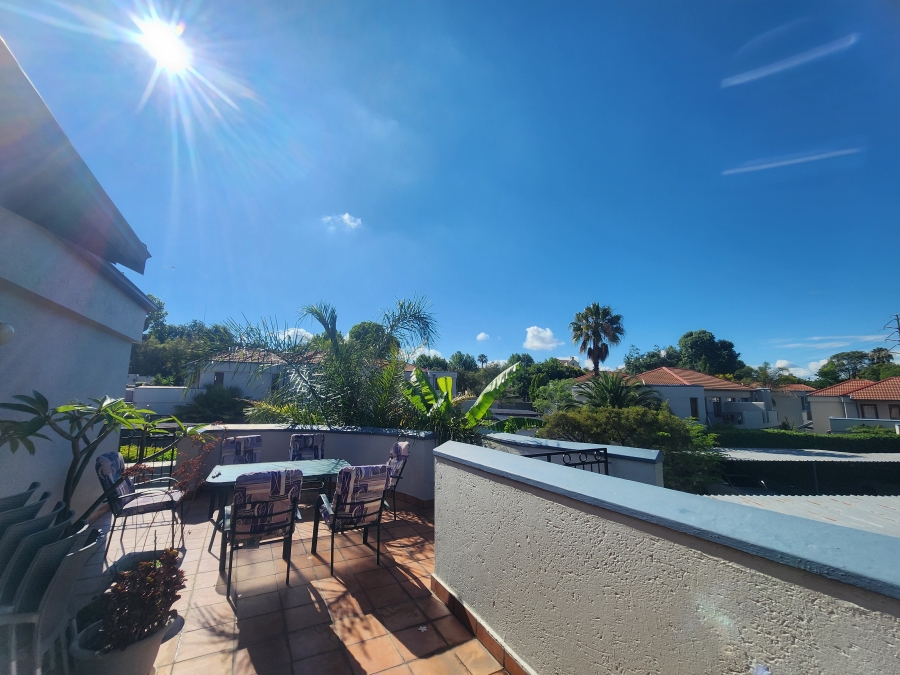 2 Bedroom Property for Sale in Lonehill Gauteng