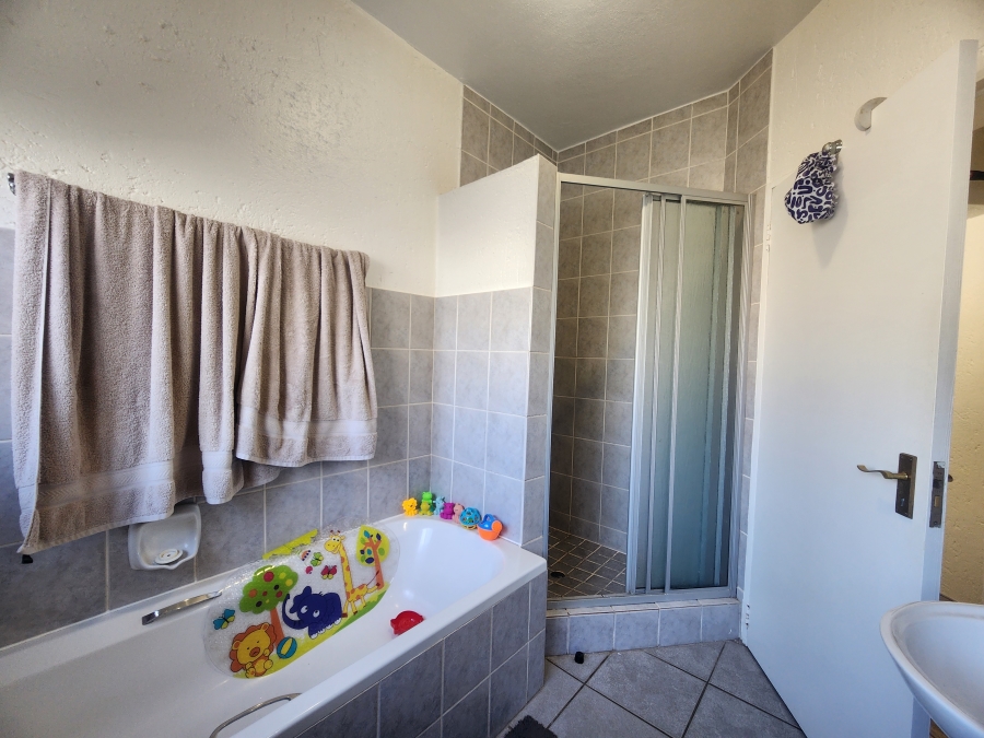 2 Bedroom Property for Sale in Lonehill Gauteng