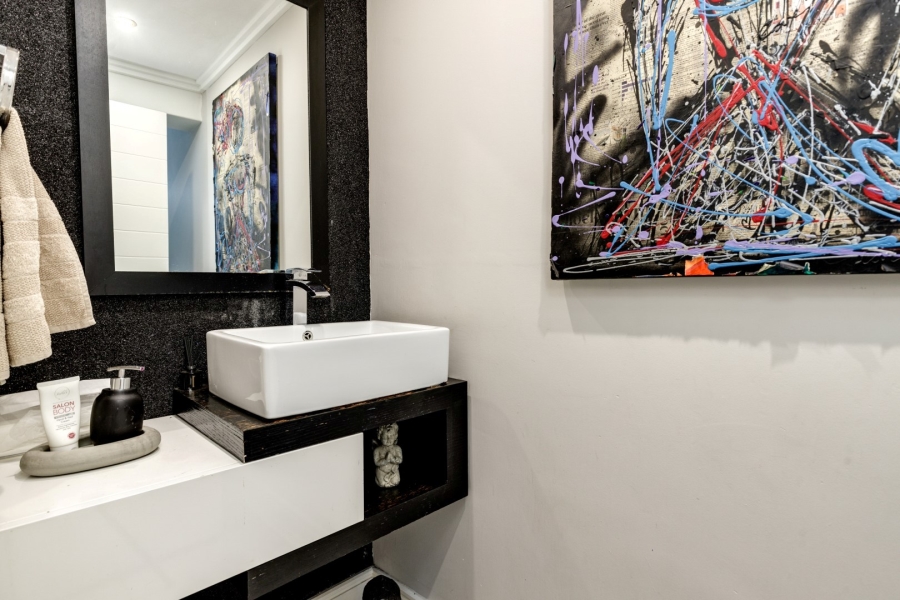 4 Bedroom Property for Sale in Morningside Manor Gauteng