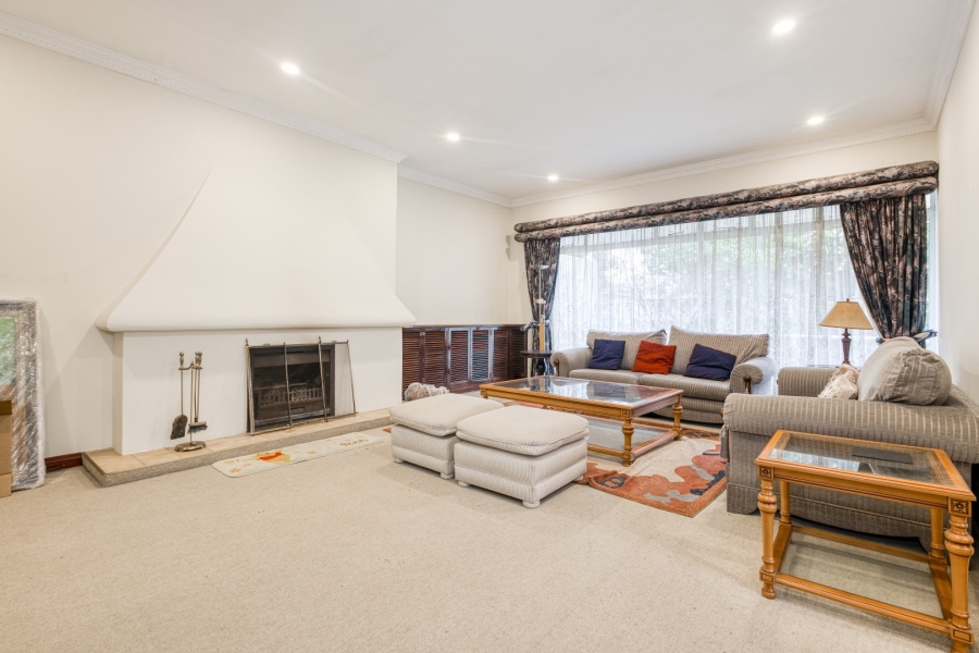 4 Bedroom Property for Sale in Waverley Gauteng