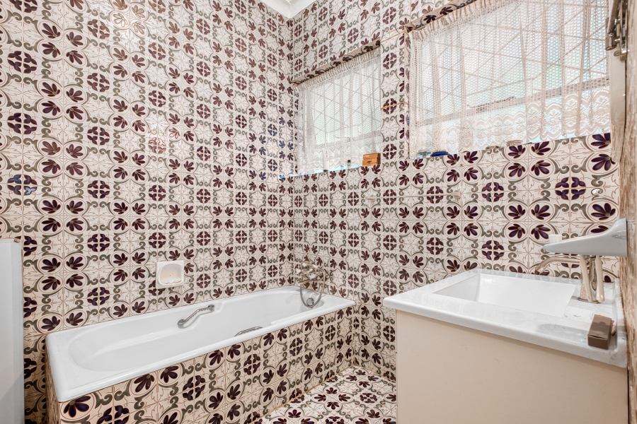 4 Bedroom Property for Sale in Waverley Gauteng