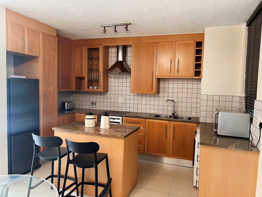 To Let 2 Bedroom Property for Rent in Sandhurst Gauteng