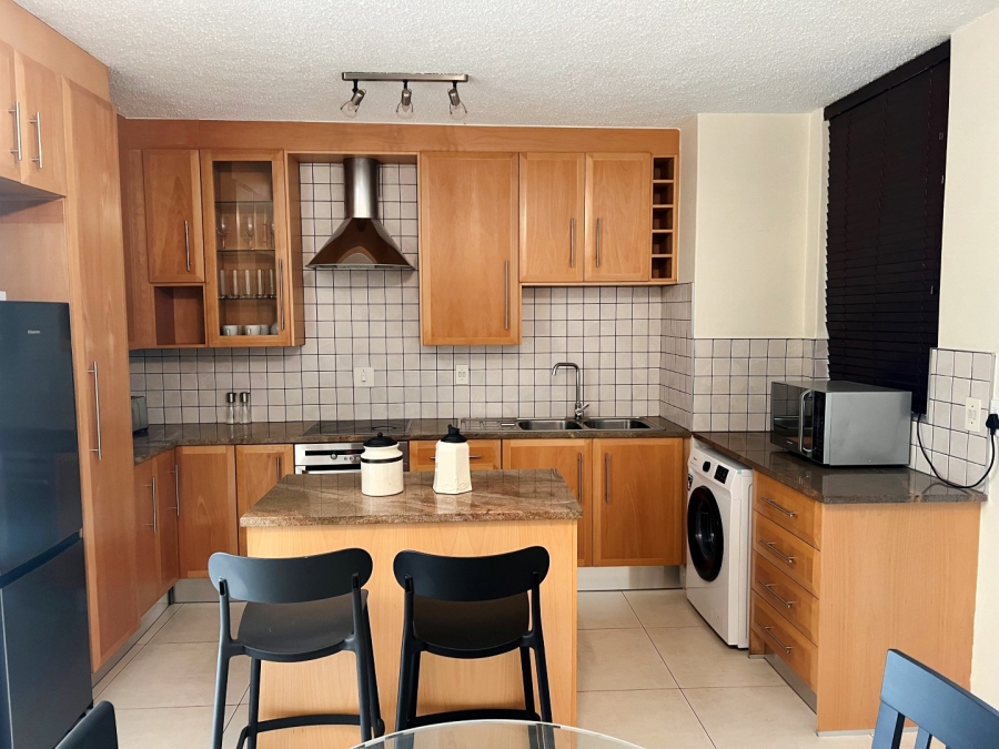 To Let 2 Bedroom Property for Rent in Sandhurst Gauteng