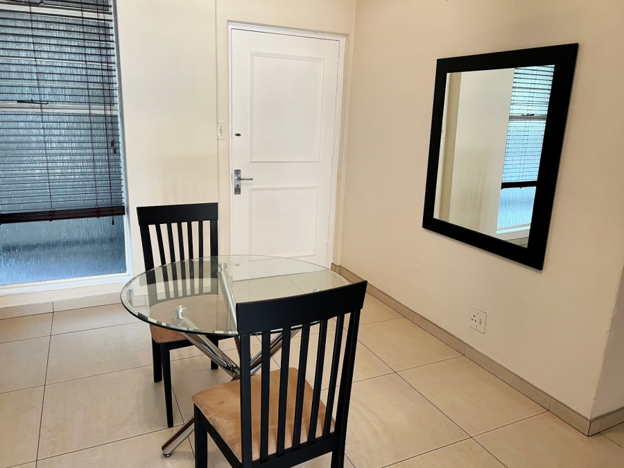 To Let 2 Bedroom Property for Rent in Sandhurst Gauteng