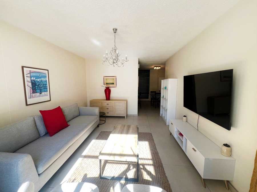 To Let 2 Bedroom Property for Rent in Sandhurst Gauteng