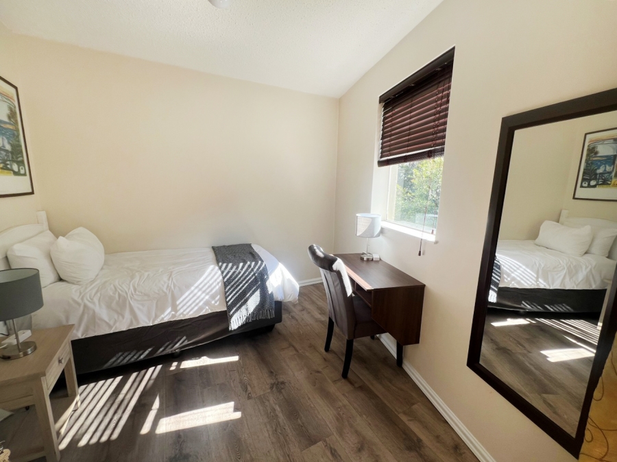 To Let 2 Bedroom Property for Rent in Sandhurst Gauteng