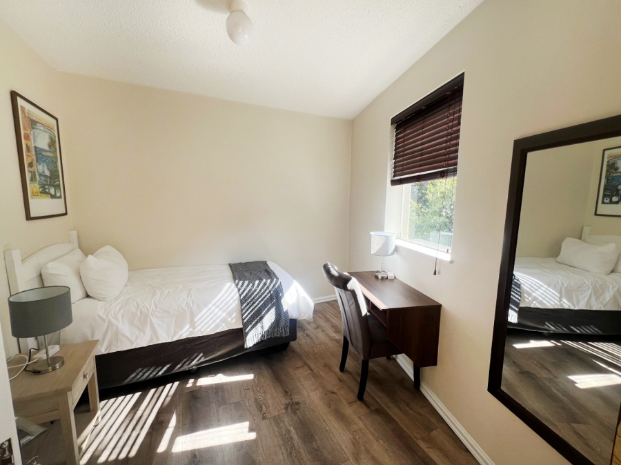 To Let 2 Bedroom Property for Rent in Sandhurst Gauteng