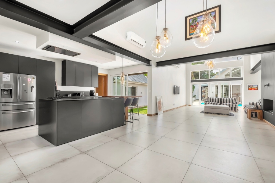 To Let 7 Bedroom Property for Rent in Parkmore Gauteng