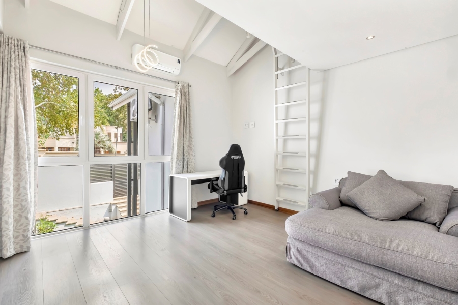 To Let 7 Bedroom Property for Rent in Parkmore Gauteng