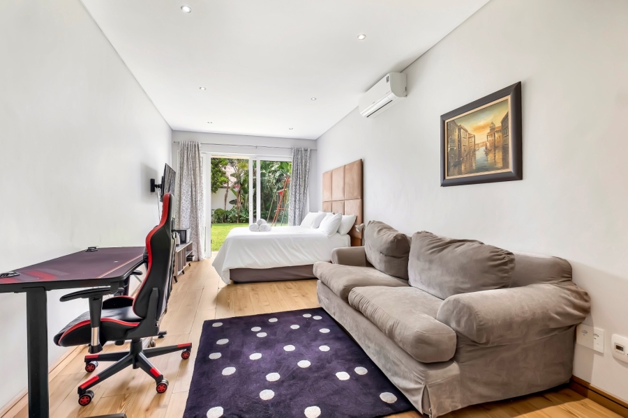 To Let 7 Bedroom Property for Rent in Parkmore Gauteng