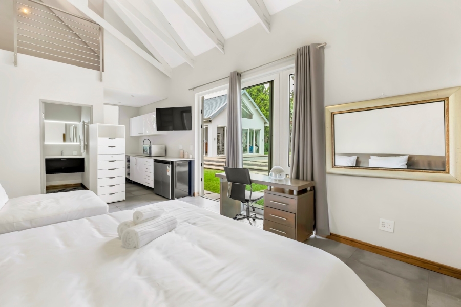 To Let 7 Bedroom Property for Rent in Parkmore Gauteng