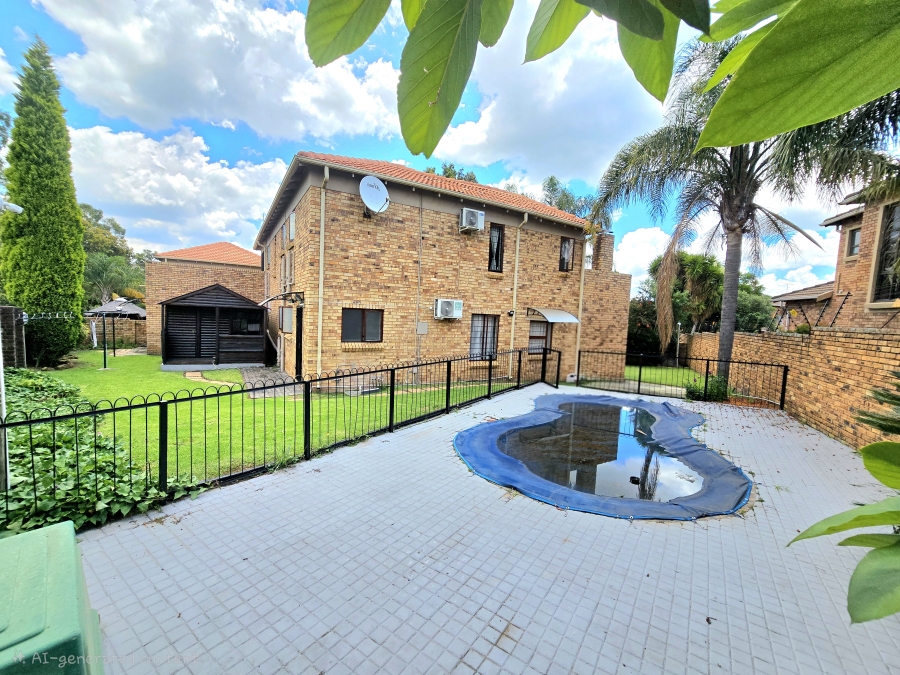 4 Bedroom Property for Sale in Kyalami Hills Gauteng