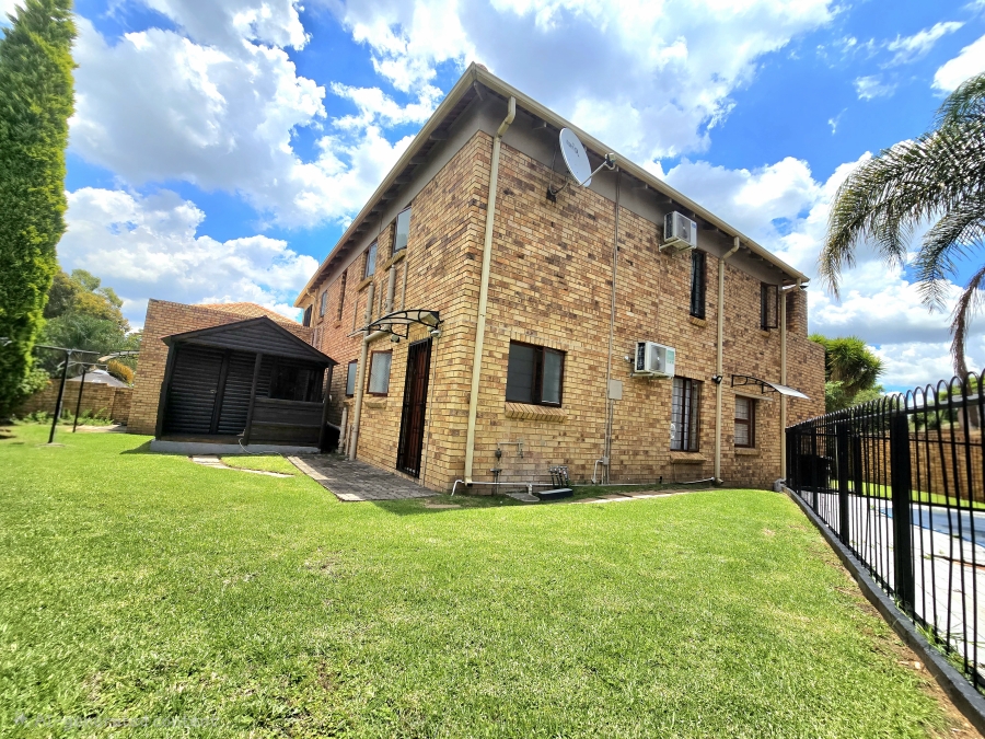4 Bedroom Property for Sale in Kyalami Hills Gauteng