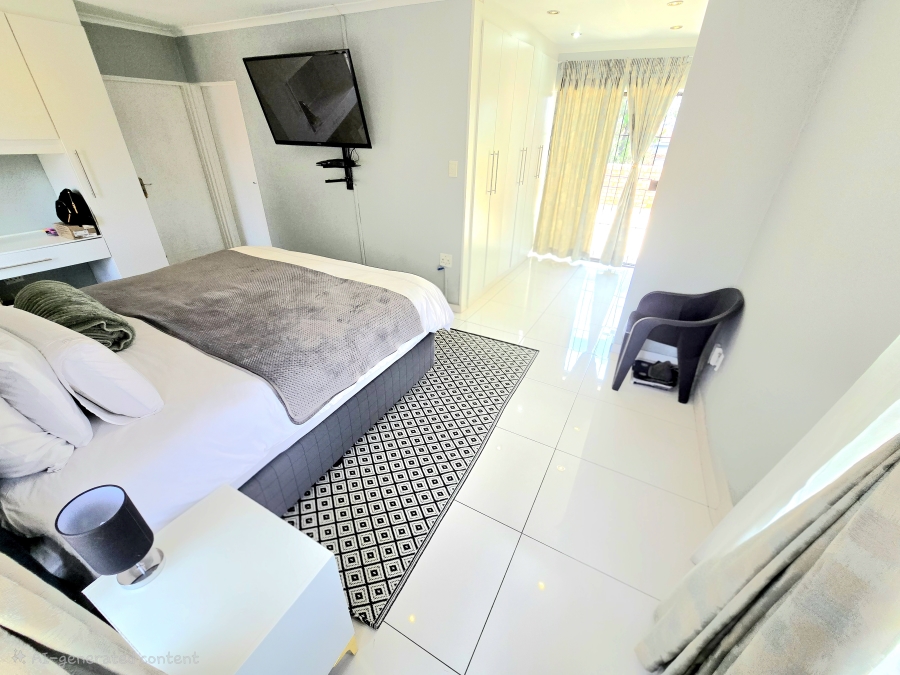 4 Bedroom Property for Sale in Kyalami Hills Gauteng