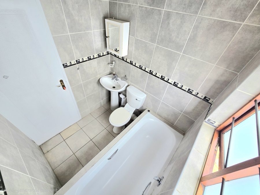 4 Bedroom Property for Sale in Kyalami Hills Gauteng