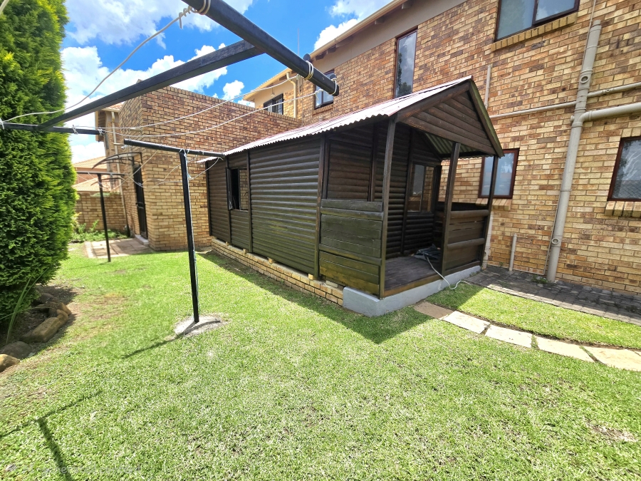 4 Bedroom Property for Sale in Kyalami Hills Gauteng