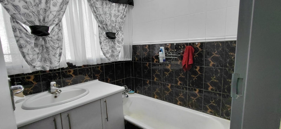 3 Bedroom Property for Sale in Dan Pienaarville Gauteng
