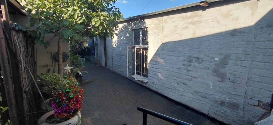 6 Bedroom Property for Sale in Krugersdorp West Gauteng