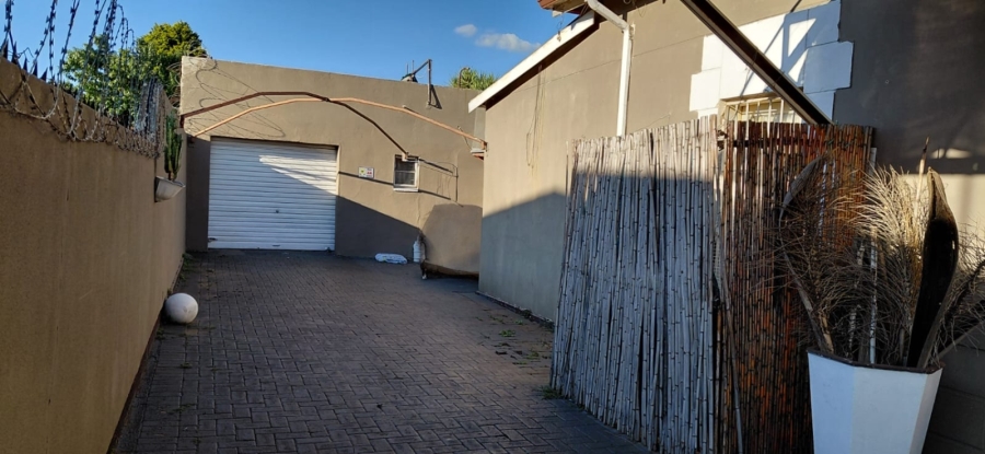 6 Bedroom Property for Sale in Krugersdorp West Gauteng