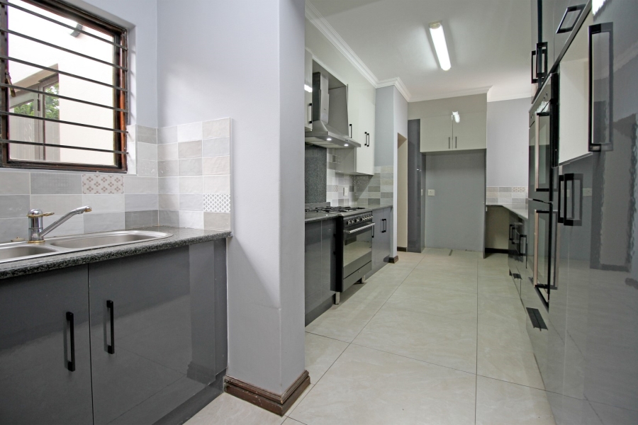 To Let 4 Bedroom Property for Rent in Beverley Gauteng