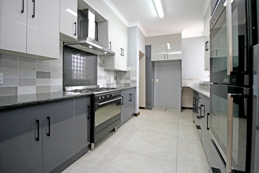 To Let 4 Bedroom Property for Rent in Beverley Gauteng