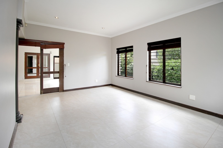 To Let 4 Bedroom Property for Rent in Beverley Gauteng