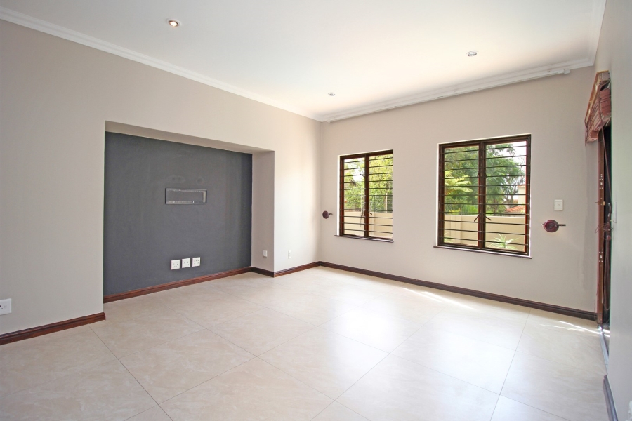 To Let 4 Bedroom Property for Rent in Beverley Gauteng