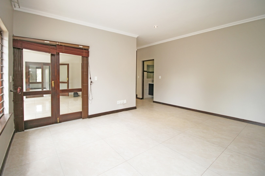 To Let 4 Bedroom Property for Rent in Beverley Gauteng