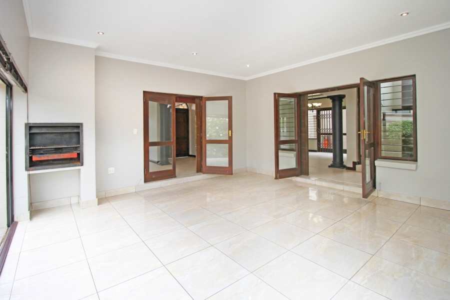 To Let 4 Bedroom Property for Rent in Beverley Gauteng