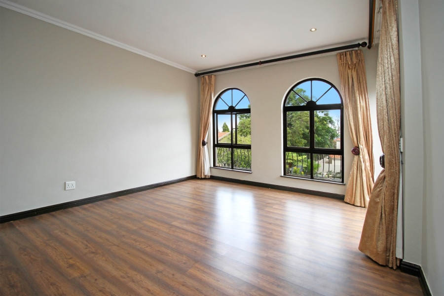 To Let 4 Bedroom Property for Rent in Beverley Gauteng