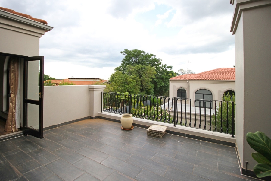 To Let 4 Bedroom Property for Rent in Beverley Gauteng
