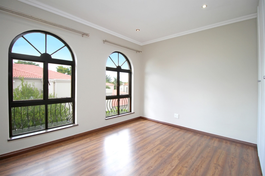 To Let 4 Bedroom Property for Rent in Beverley Gauteng