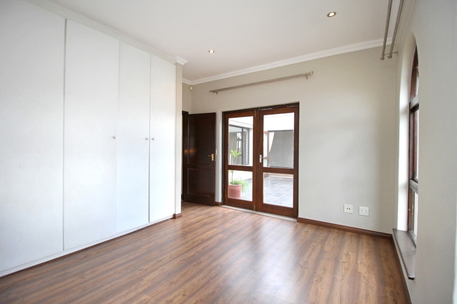 To Let 4 Bedroom Property for Rent in Beverley Gauteng