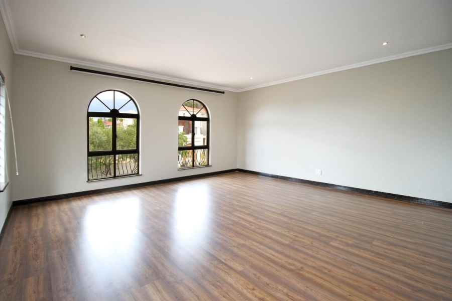 To Let 4 Bedroom Property for Rent in Beverley Gauteng