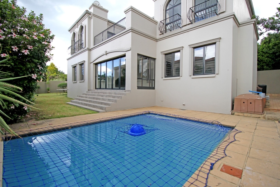 To Let 4 Bedroom Property for Rent in Beverley Gauteng