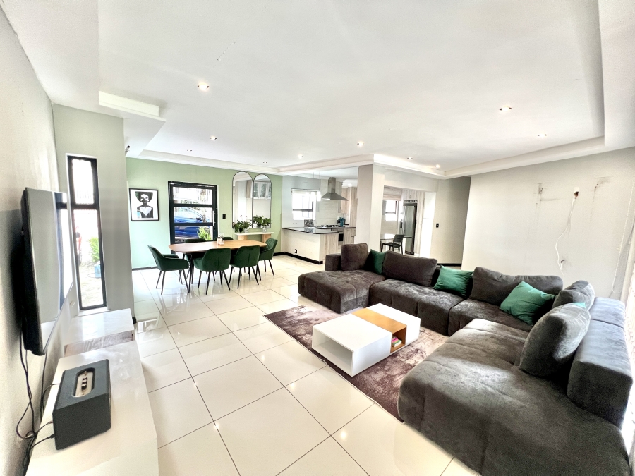 To Let 4 Bedroom Property for Rent in Rivonia Gauteng