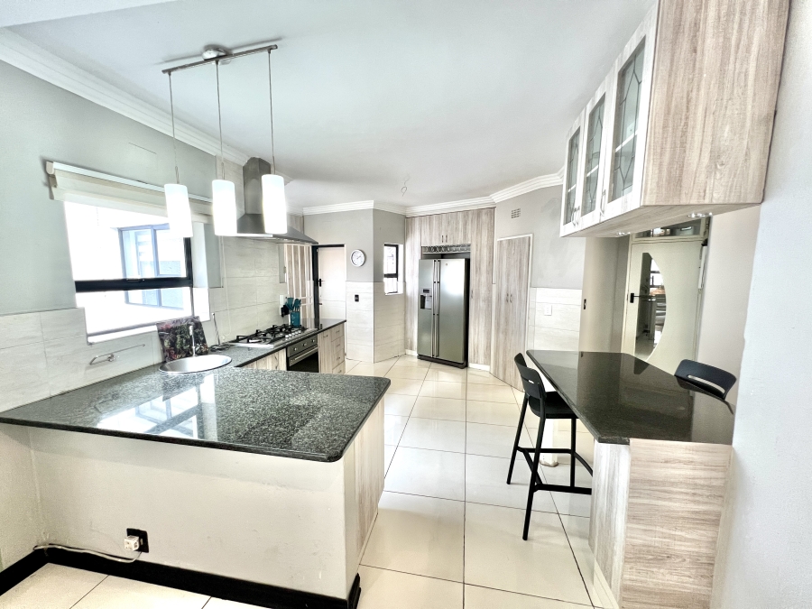 To Let 4 Bedroom Property for Rent in Rivonia Gauteng