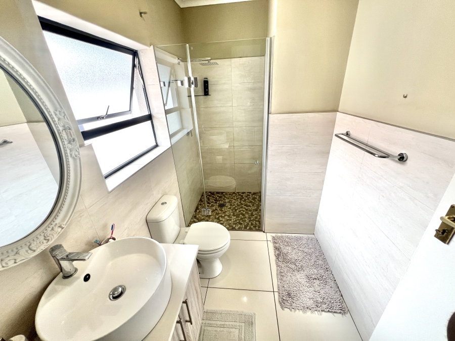 To Let 4 Bedroom Property for Rent in Rivonia Gauteng