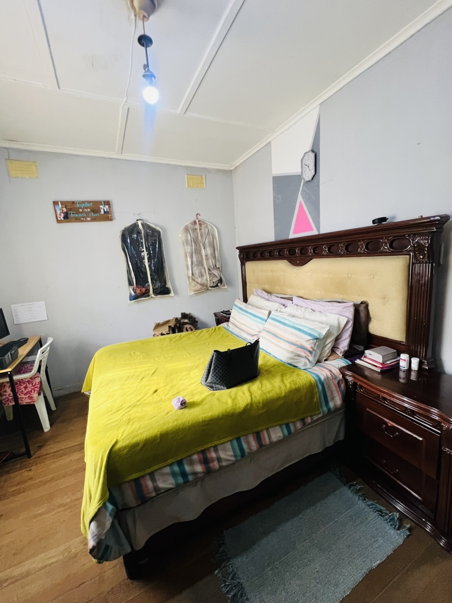 7 Bedroom Property for Sale in Leeuhof Gauteng