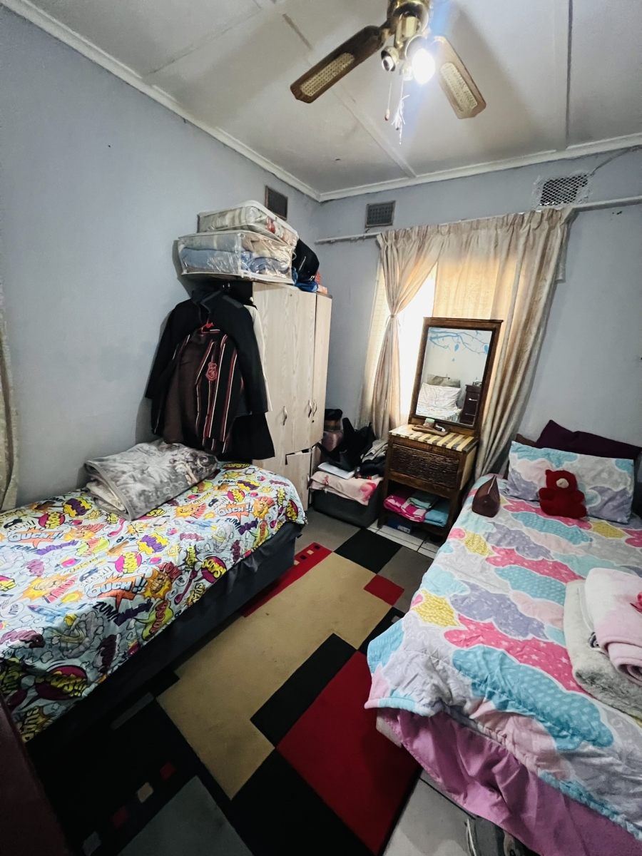 7 Bedroom Property for Sale in Leeuhof Gauteng