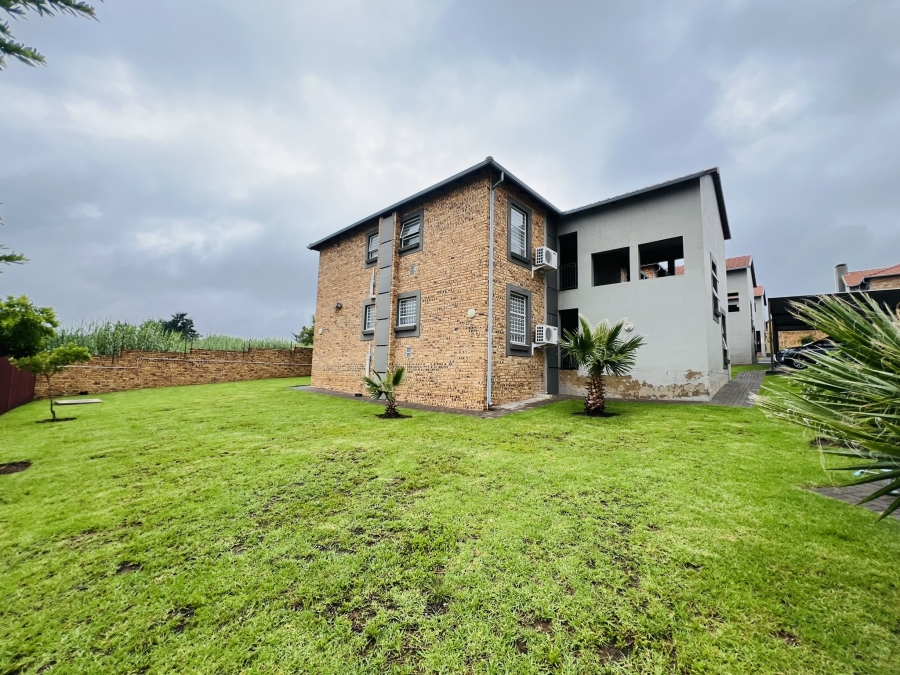 2 Bedroom Property for Sale in Wilgeheuwel Gauteng