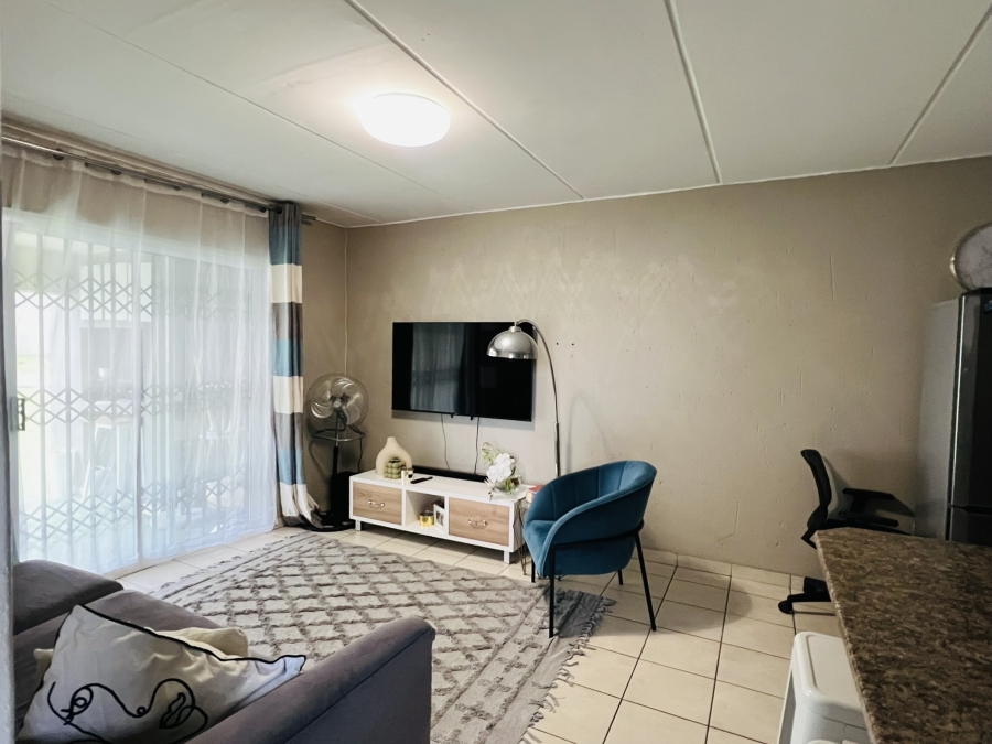 2 Bedroom Property for Sale in Wilgeheuwel Gauteng