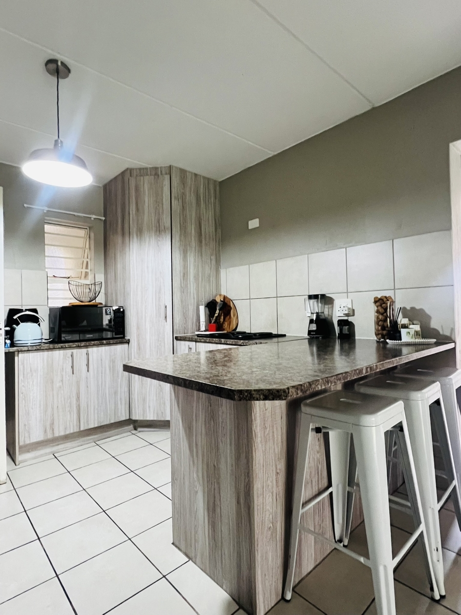 2 Bedroom Property for Sale in Wilgeheuwel Gauteng