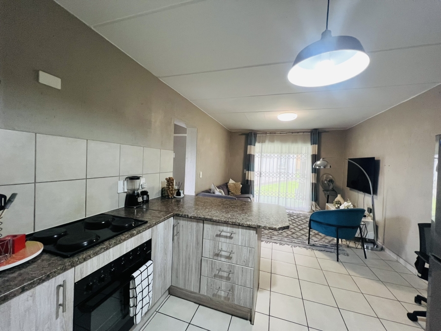2 Bedroom Property for Sale in Wilgeheuwel Gauteng