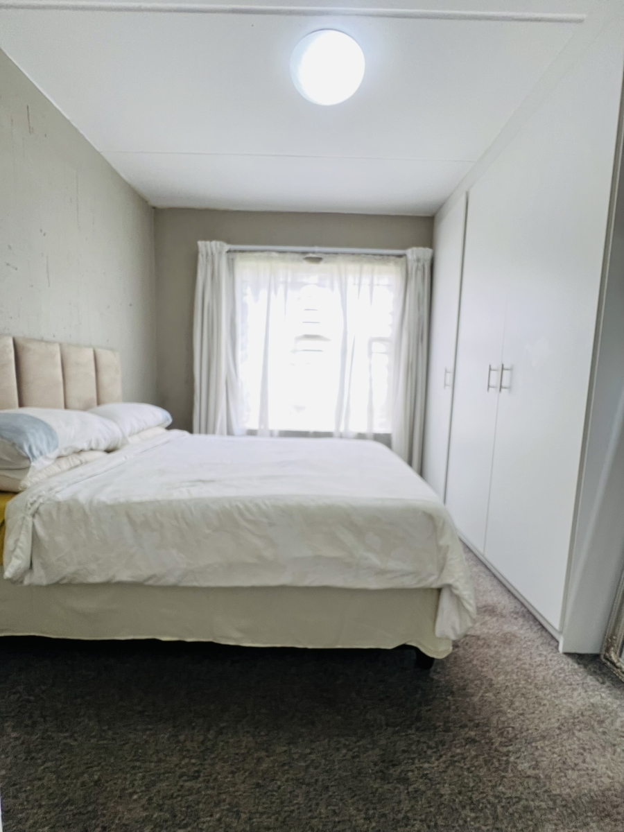 2 Bedroom Property for Sale in Wilgeheuwel Gauteng