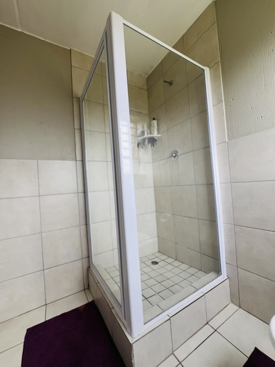 2 Bedroom Property for Sale in Wilgeheuwel Gauteng